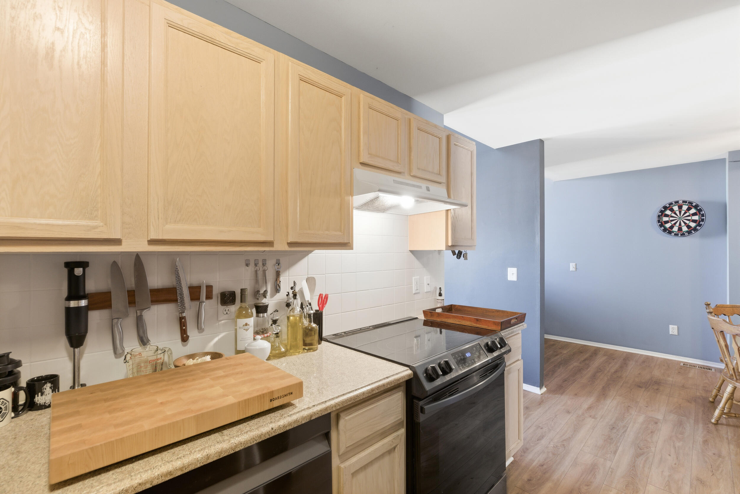 140 Saber Way, Unit 7 Lake Orion, MI 48362 - Photo 9 of 27 kitchen