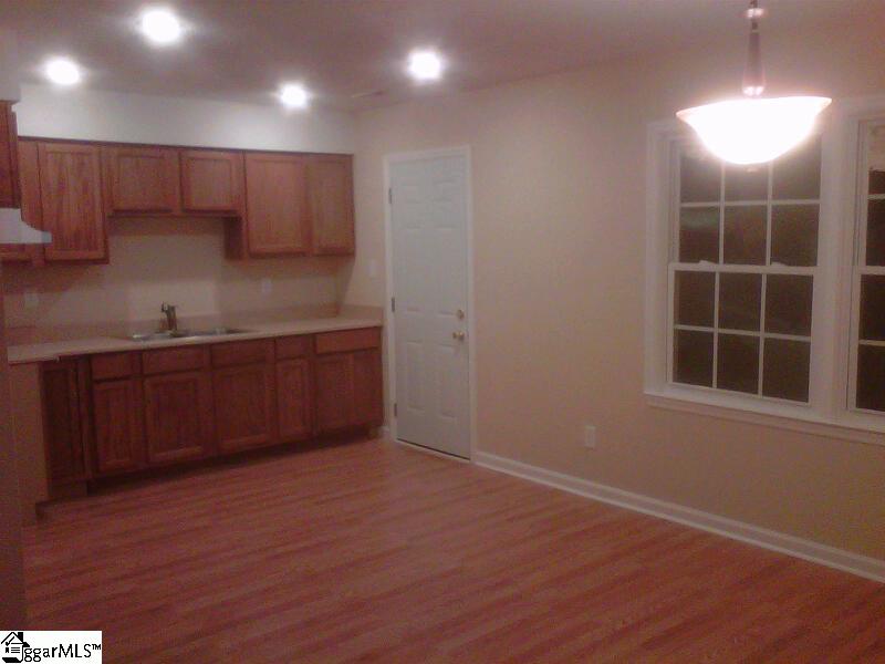 378 Vanderbilt Road Spartanburg, SC 29301 - Photo 4 of 7