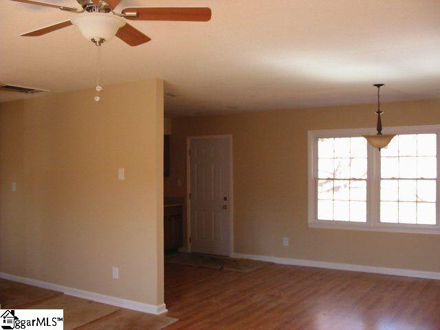 378 Vanderbilt Road Spartanburg, SC 29301 - Photo 5 of 7