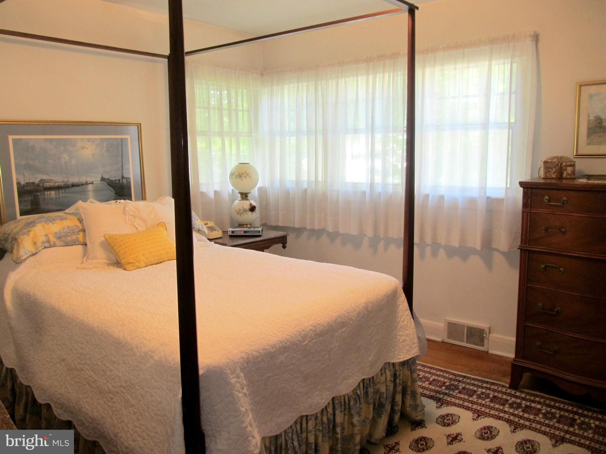 437 West Maple Road Linthicum Heights, MD 21090 - Photo 10 of 29 Bedroom