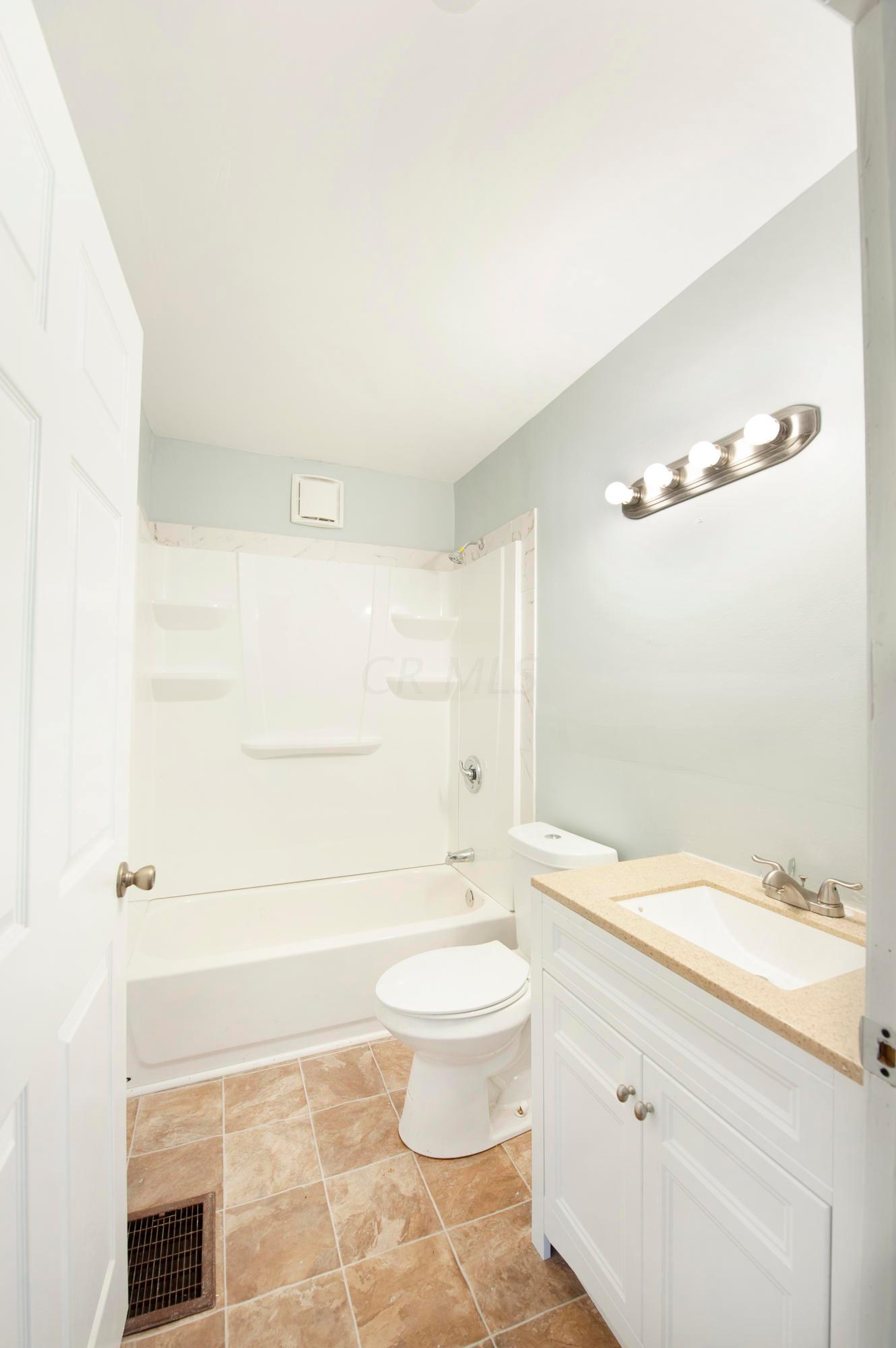 1827 Marston Road Columbus, OH 43219 - Photo 6 of 21 Gallery Image 6