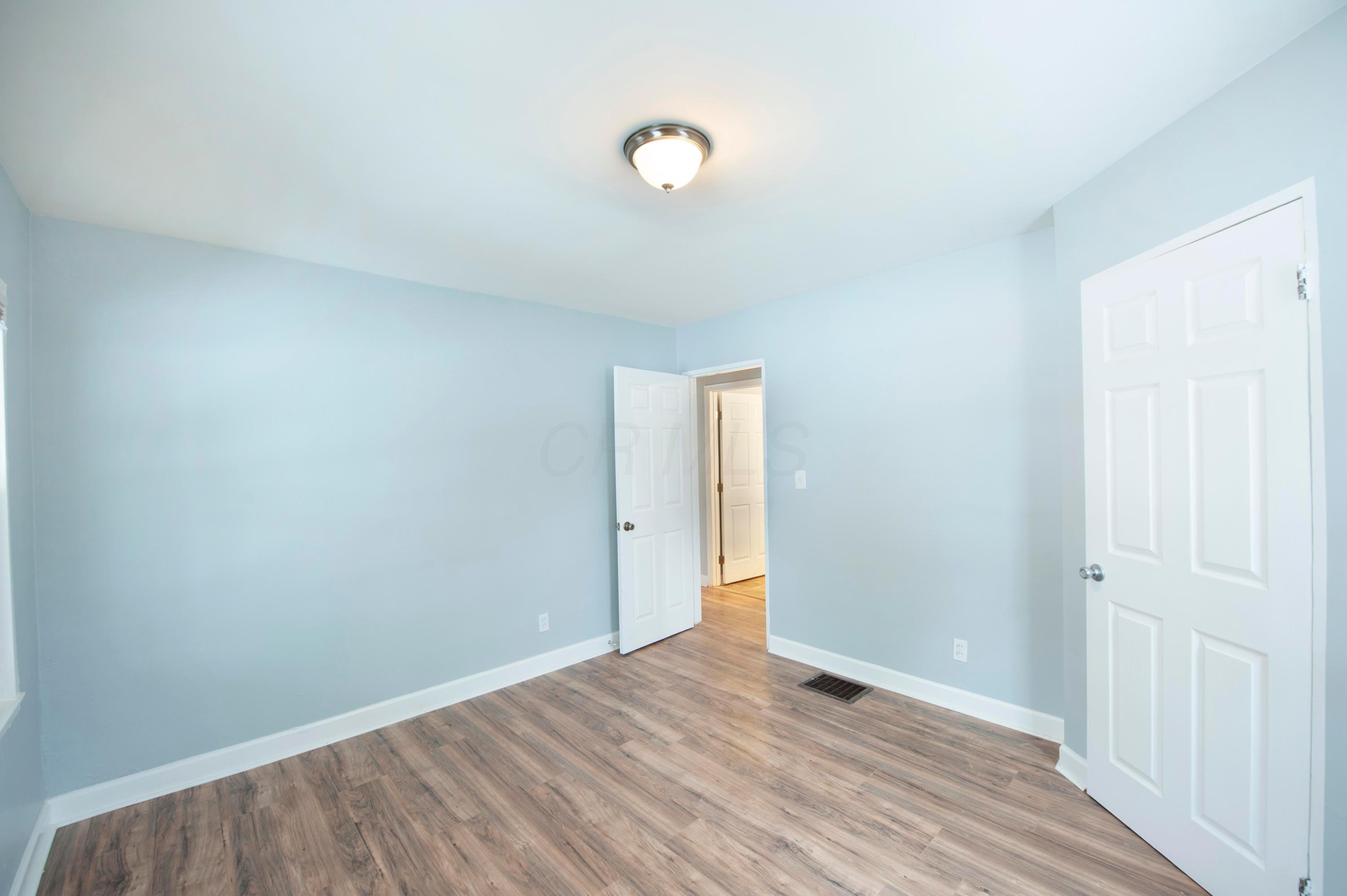 1827 Marston Road Columbus, OH 43219 - Photo 10 of 21 Gallery Image 10