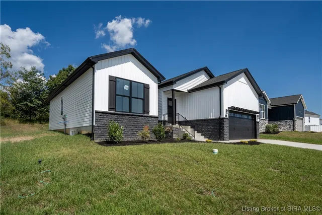 $364,900 | 2222 Pine Tree Lane, Memphis, IN 47143