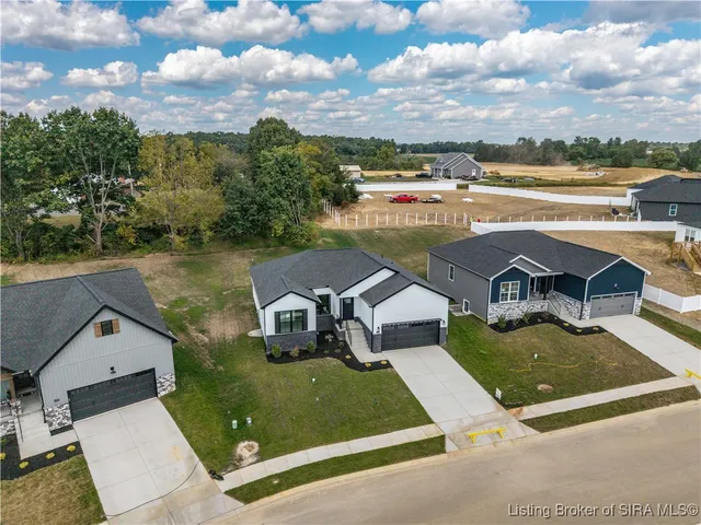 $364,900 | 2222 Pine Tree Lane, Memphis, IN 47143