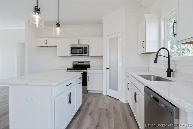 $364,900 | 2222 Pine Tree Lane, Memphis, IN 47143