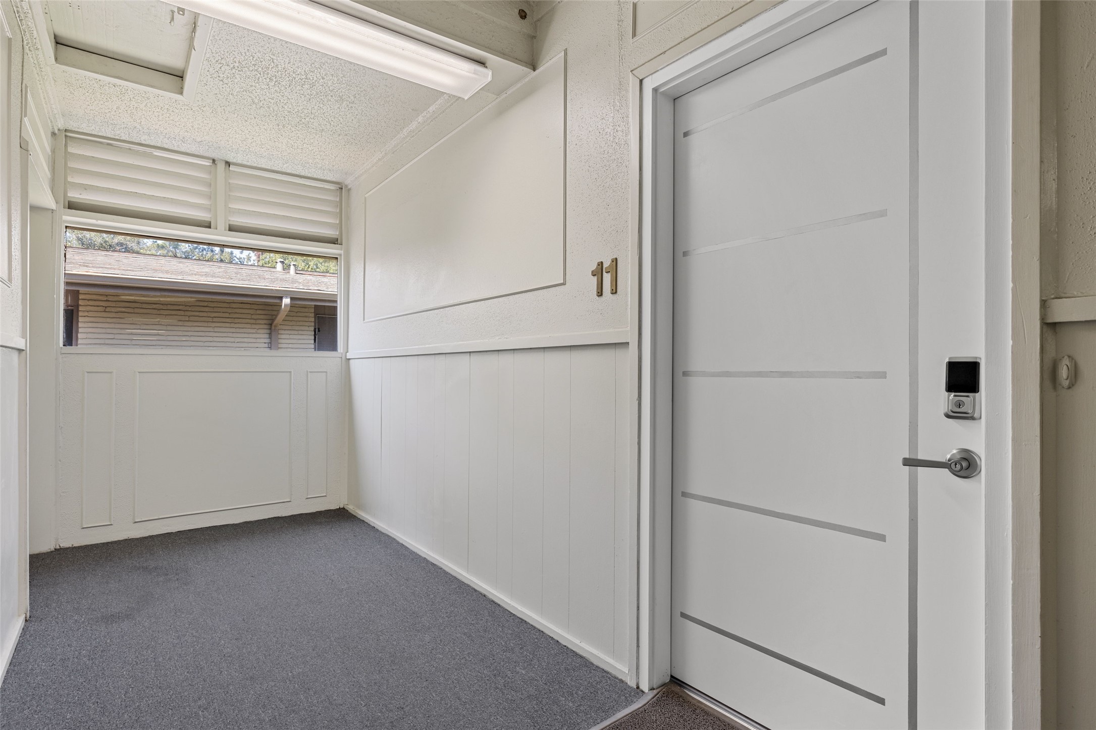909 Silber Road, Unit 11 Houston, TX 77024 - Photo 26 of 27 Entrance to the condo.