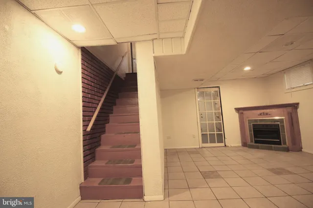 a view of entryway and hall