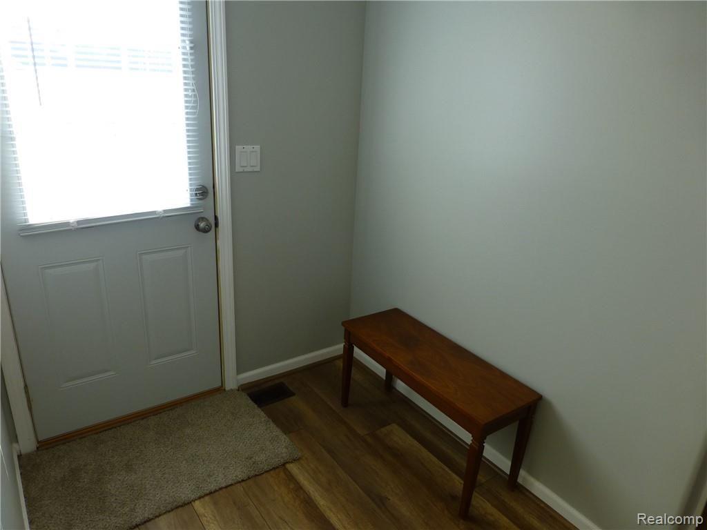 1306 Farnsworth Road Lapeer, MI 48446 - Photo 17 of 40 Mud Room