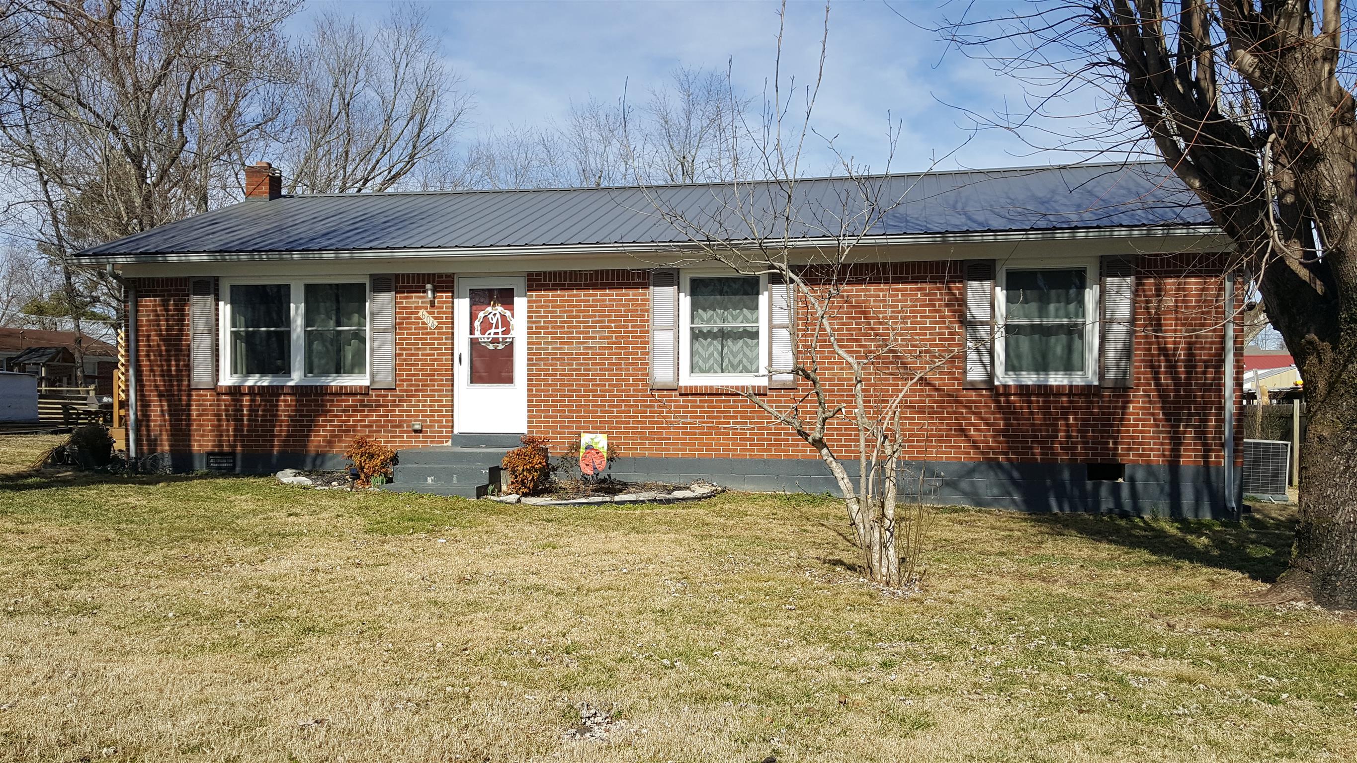 604 Poss Street Smithville, TN 37166 - Photo 1 of 8 Gallery Image 1