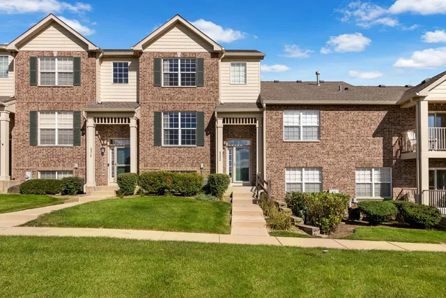 $245,000 | 5320 Cobblers Crossing, McHenry, IL 60050