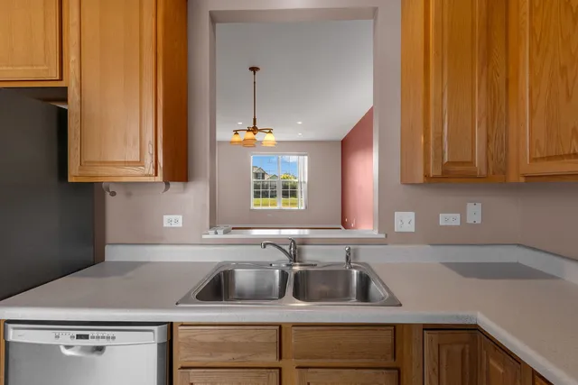 $245,000 | 5320 Cobblers Crossing, McHenry, IL 60050