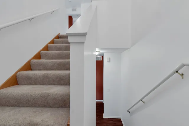 $245,000 | 5320 Cobblers Crossing, McHenry, IL 60050