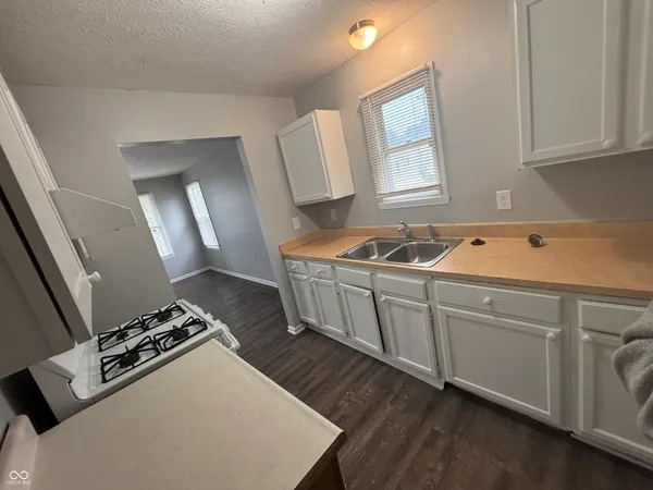 $1,325 | 525 North Belmont Avenue, Indianapolis, IN 46222