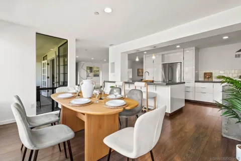 $825,000 | 2556 Navarra Drive, Unit C, Carlsbad, CA 92009