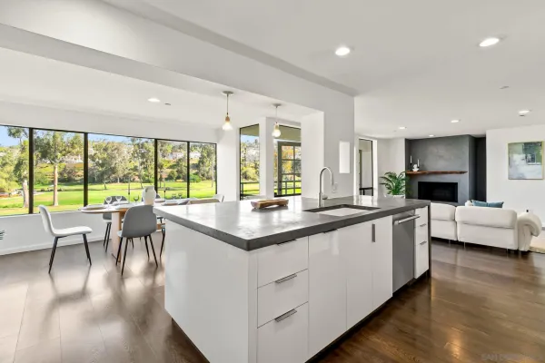 $825,000 | 2556 Navarra Drive, Unit C, Carlsbad, CA 92009
