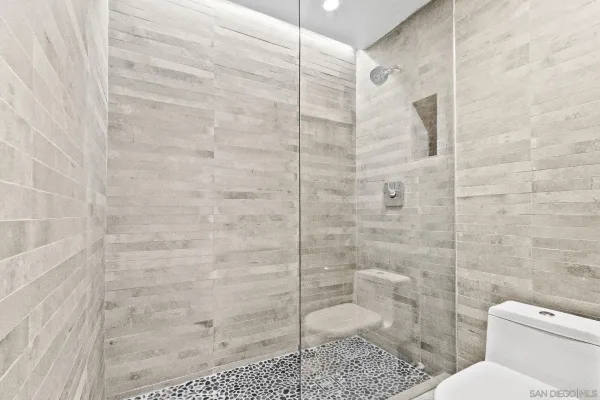 $825,000 | 2556 Navarra Drive, Unit C, Carlsbad, CA 92009
