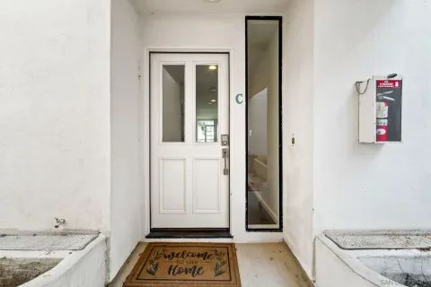 $825,000 | 2556 Navarra Drive, Unit C, Carlsbad, CA 92009