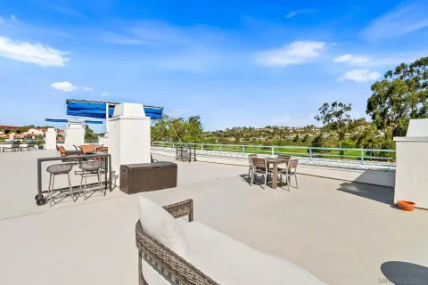 $825,000 | 2556 Navarra Drive, Unit C, Carlsbad, CA 92009