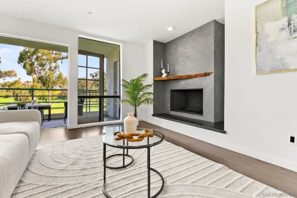 $825,000 | 2556 Navarra Drive, Unit C, Carlsbad, CA 92009
