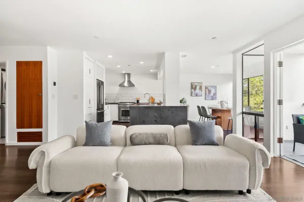 $825,000 | 2556 Navarra Drive, Unit C, Carlsbad, CA 92009