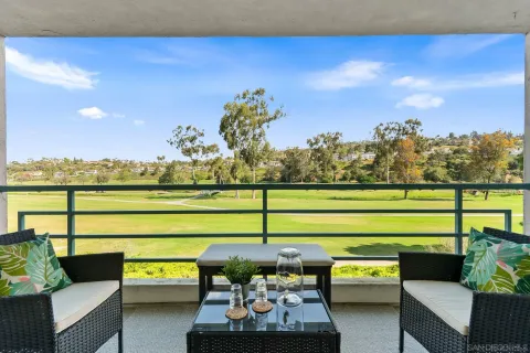 $825,000 | 2556 Navarra Drive, Unit C, Carlsbad, CA 92009