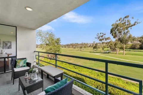 $825,000 | 2556 Navarra Drive, Unit C, Carlsbad, CA 92009