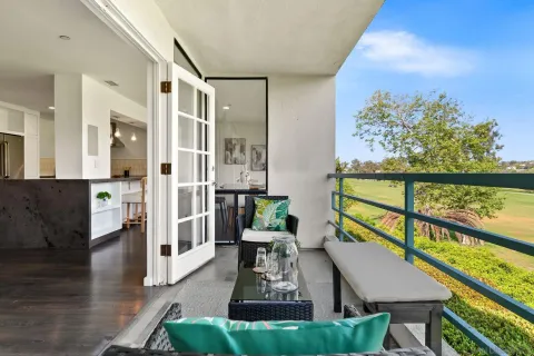 $825,000 | 2556 Navarra Drive, Unit C, Carlsbad, CA 92009