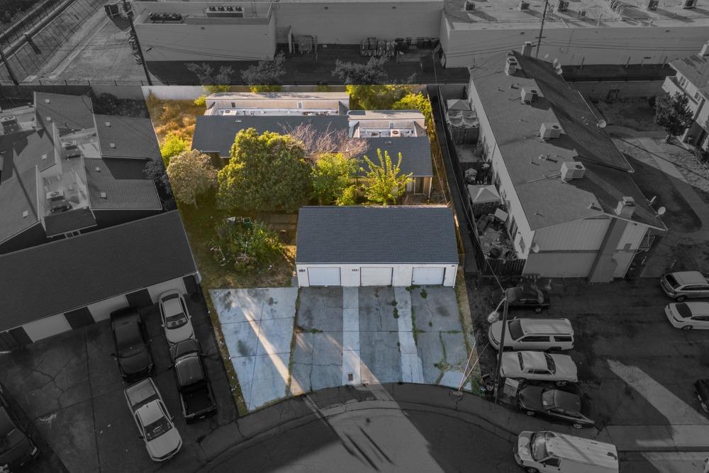 8603 Acapulco Way Stockton, CA 95210 - Photo 27 of 39 an aerial view of a fireplace with wooden floor