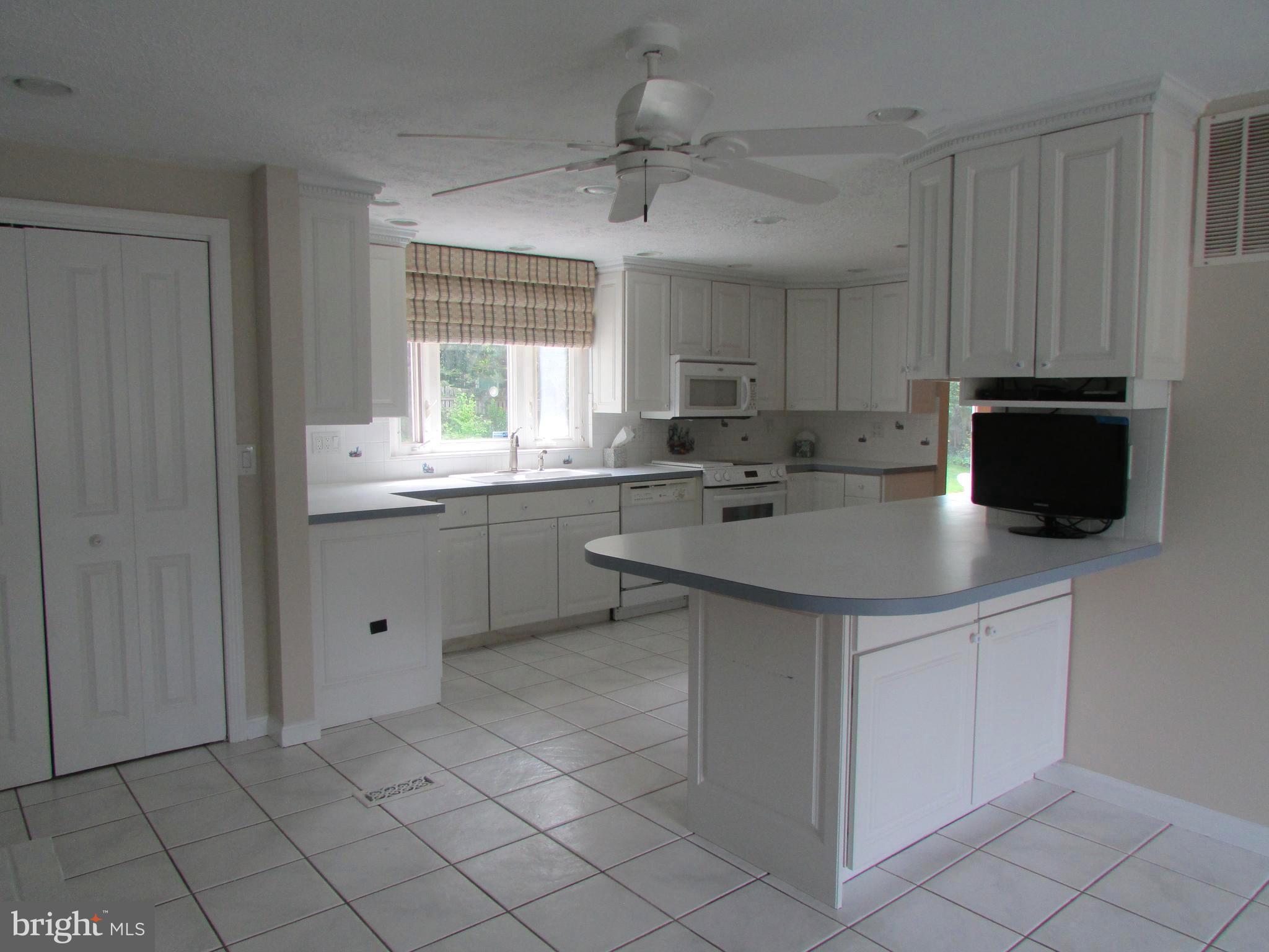 9356 Burke Road Burke, VA 22015 - Photo 3 of 37 Gallery Image 3