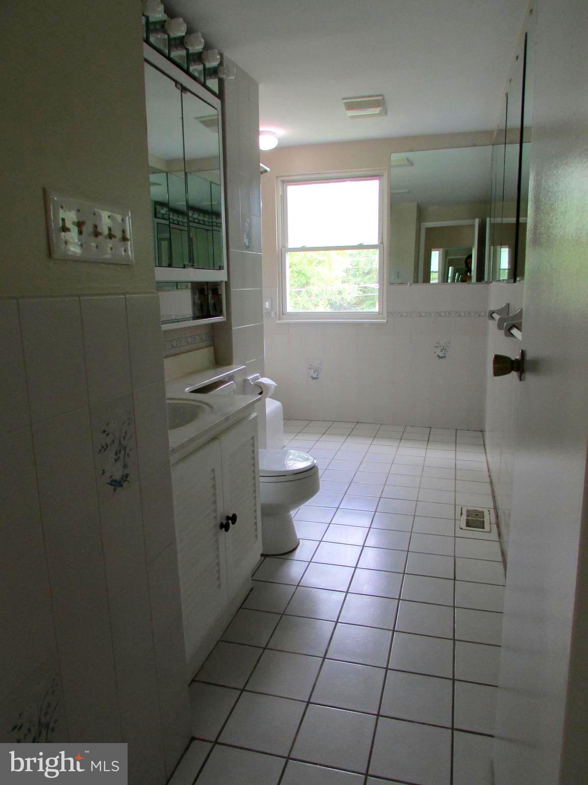 9356 Burke Road Burke, VA 22015 - Photo 21 of 37 Gallery Image 21