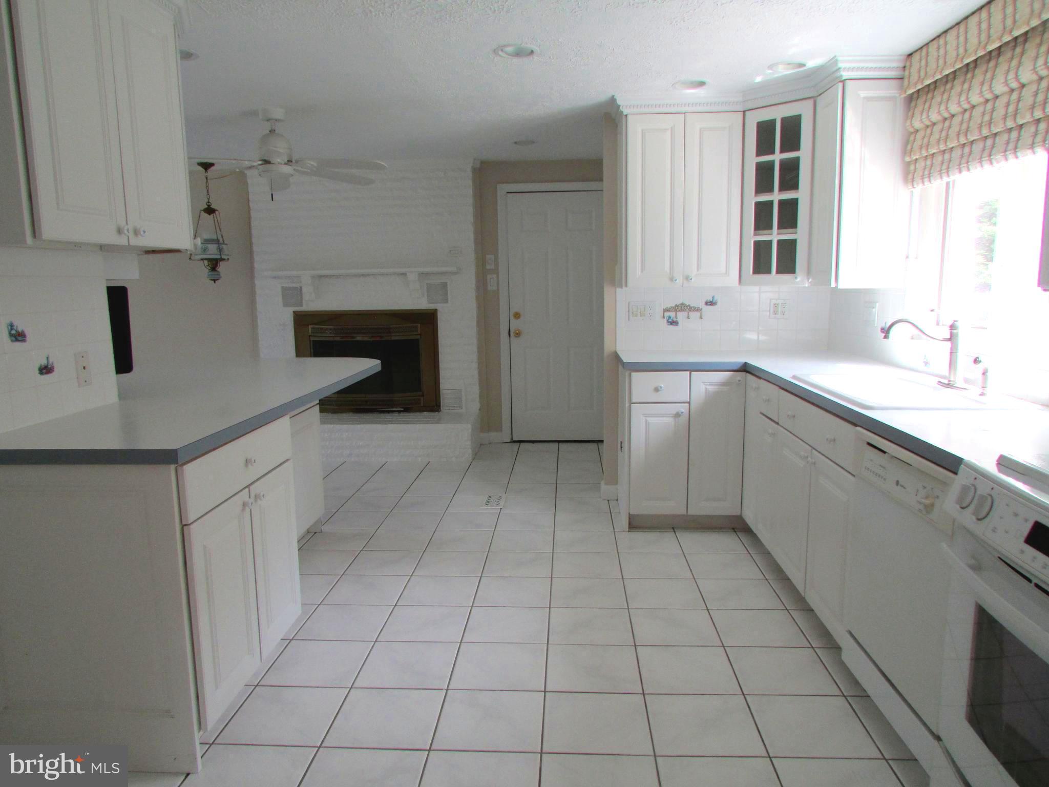 9356 Burke Road Burke, VA 22015 - Photo 4 of 37 Gallery Image 4