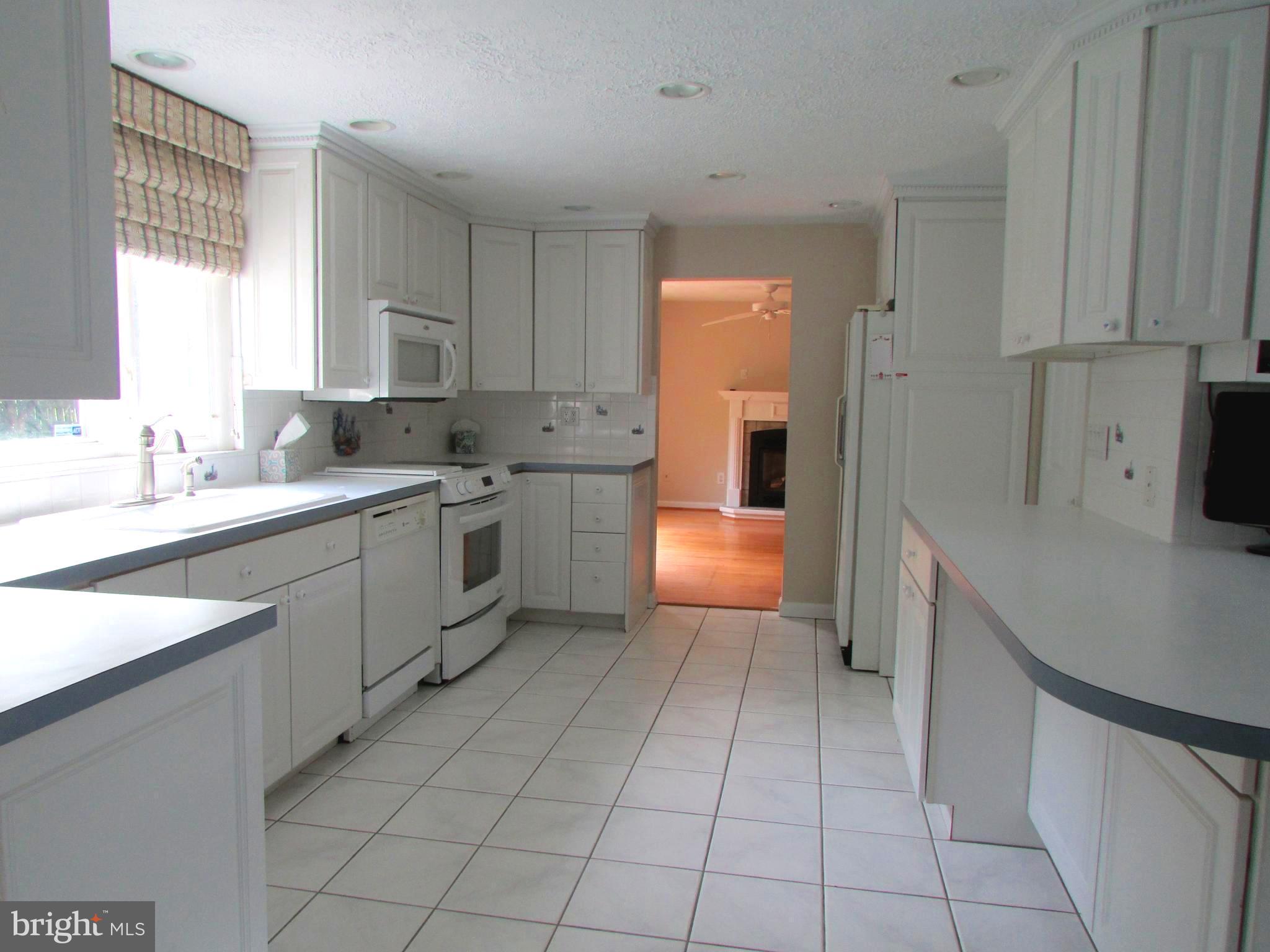 9356 Burke Road Burke, VA 22015 - Photo 5 of 37 Gallery Image 5
