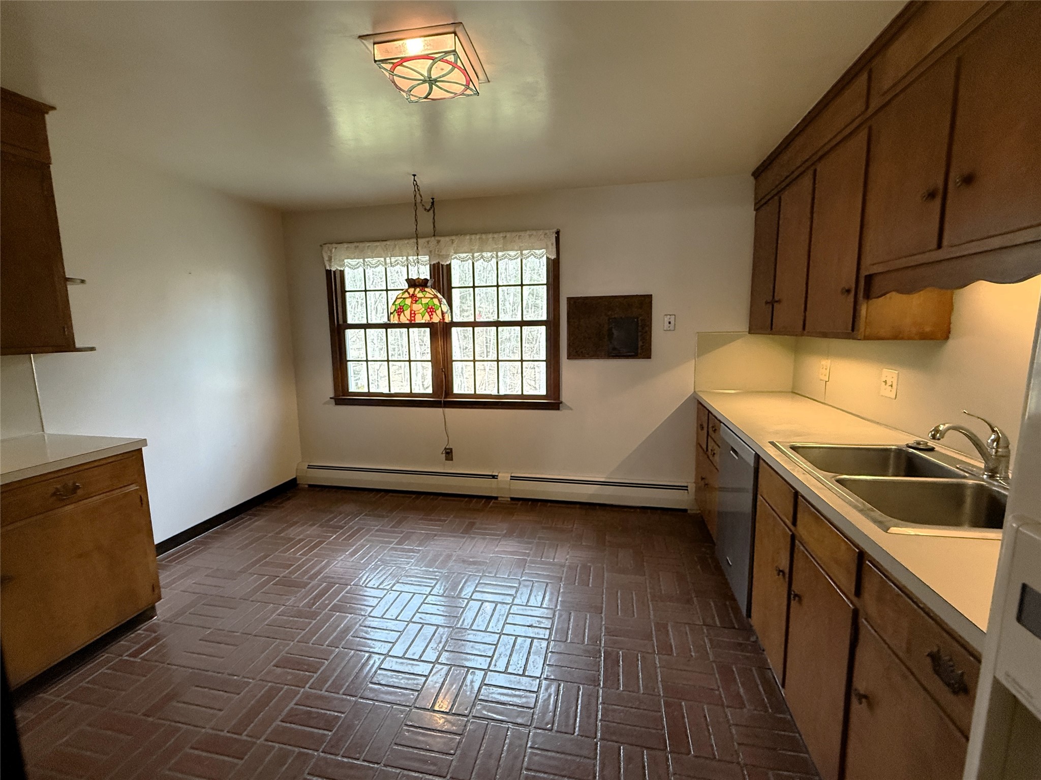 284 Ridgefield Road Endicott, NY 13760 - Photo 5 of 50