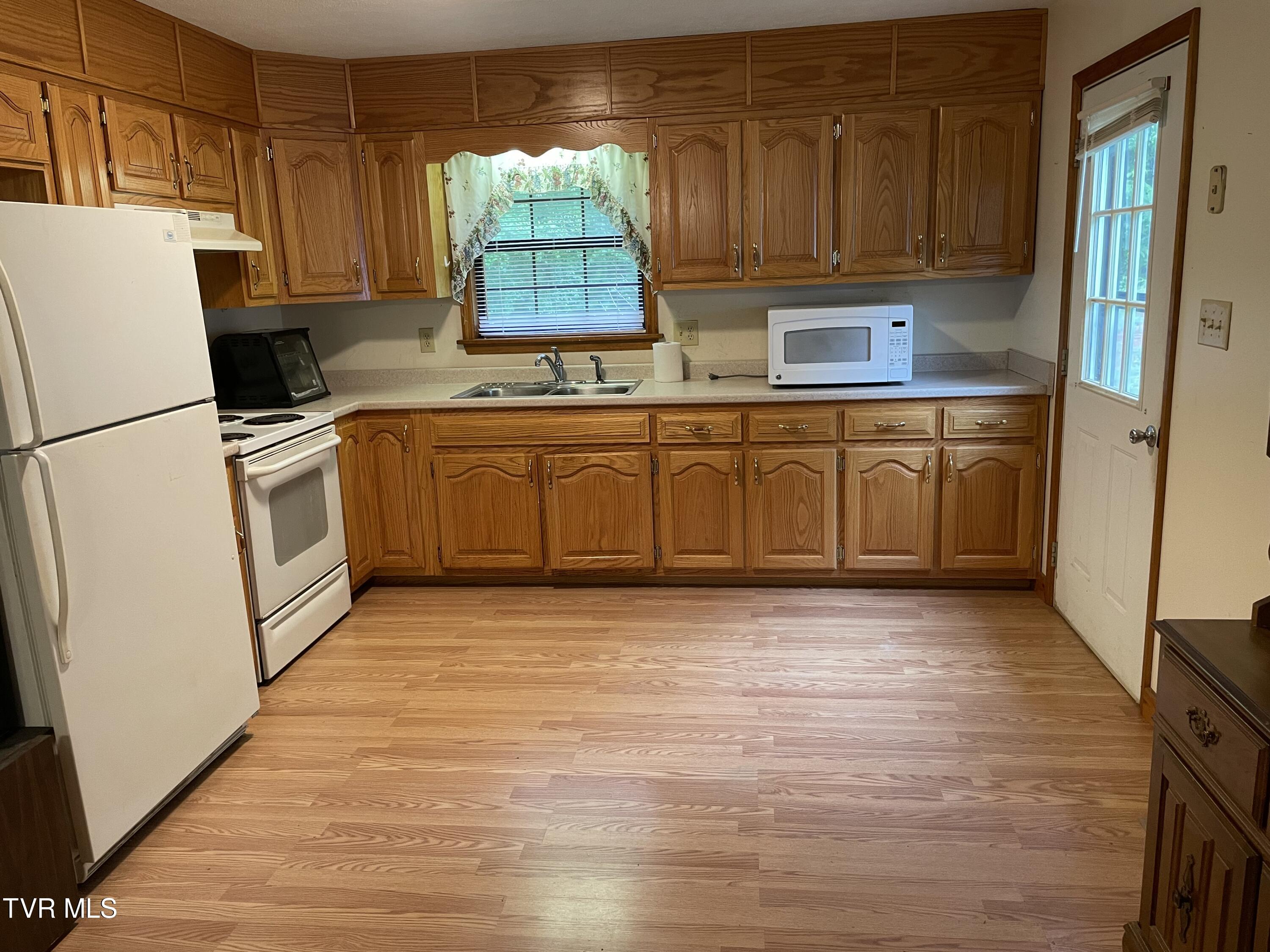 2815 Blue Ridge Drive Morristown, TN 37814 - Photo 6 of 32 IMG_5857