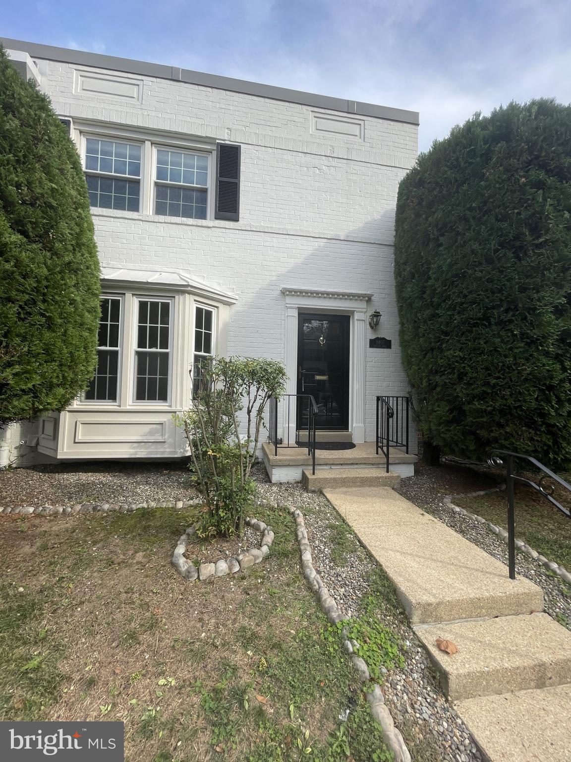 8407 Willow Forge Road Springfield, VA 22152 - Photo 3 of 45 Only a few steps to front door