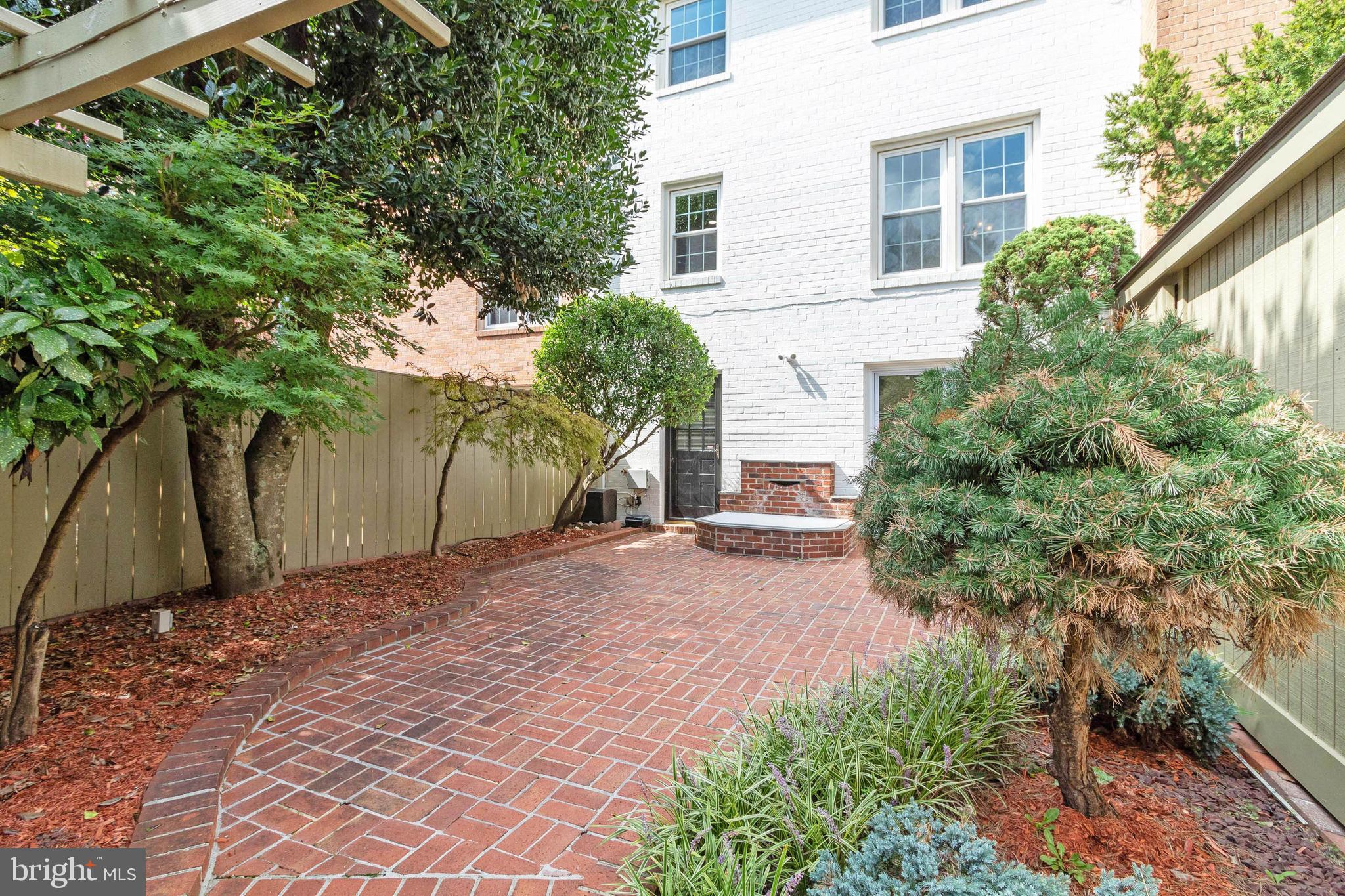 8407 Willow Forge Road Springfield, VA 22152 - Photo 37 of 45 Lovely Landscaping