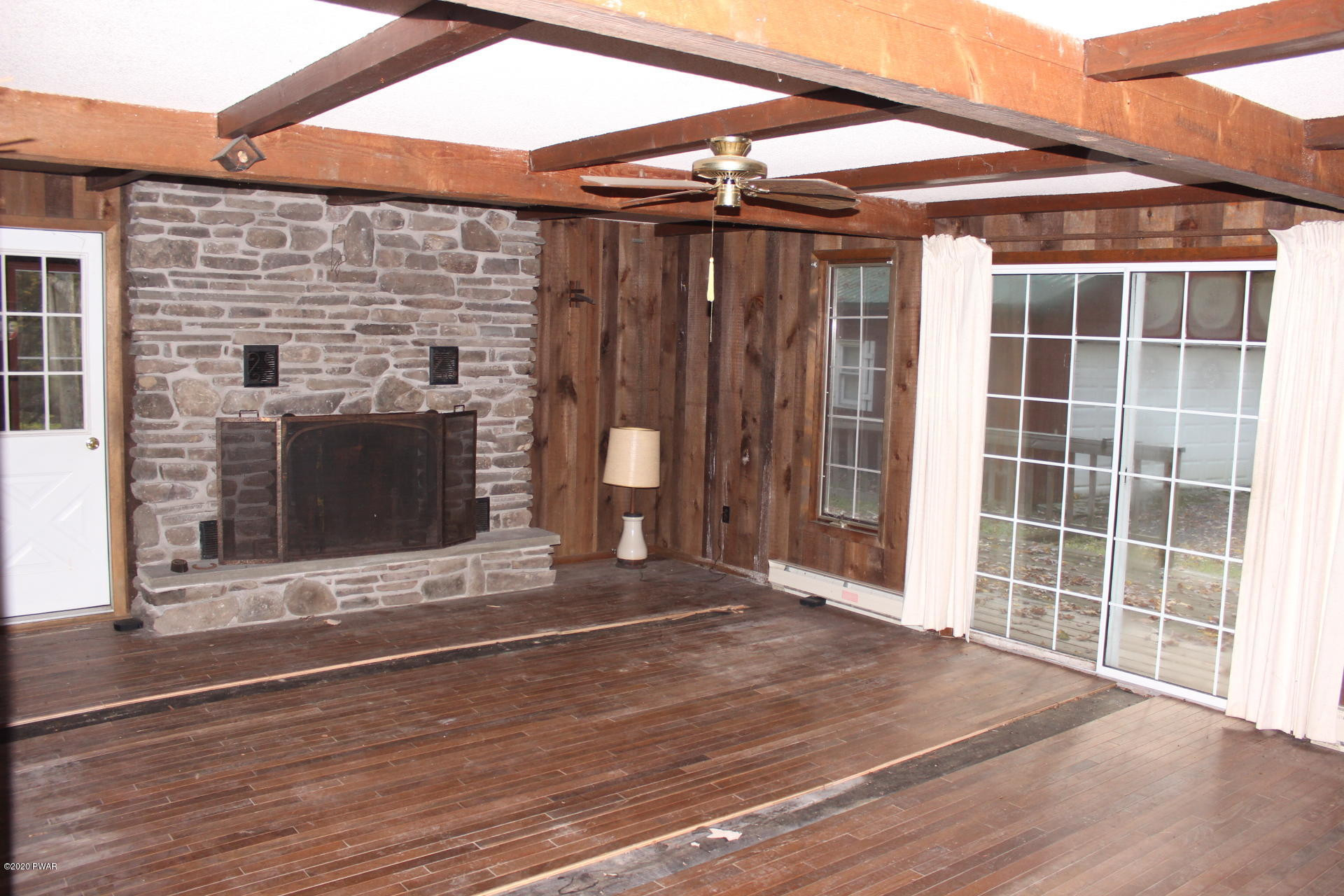 104 Crane Road Lakeville, PA 18438 - Photo 5 of 19 Living room