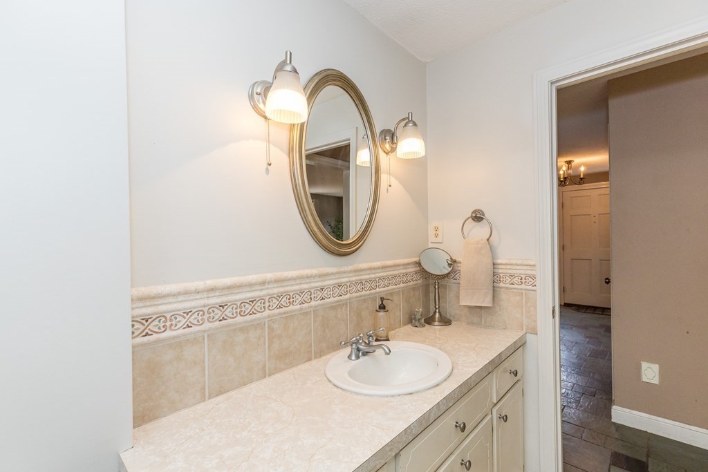 18 Sevilla Road Andover, MA 01810 - Photo 23 of 42 Gallery Image 23