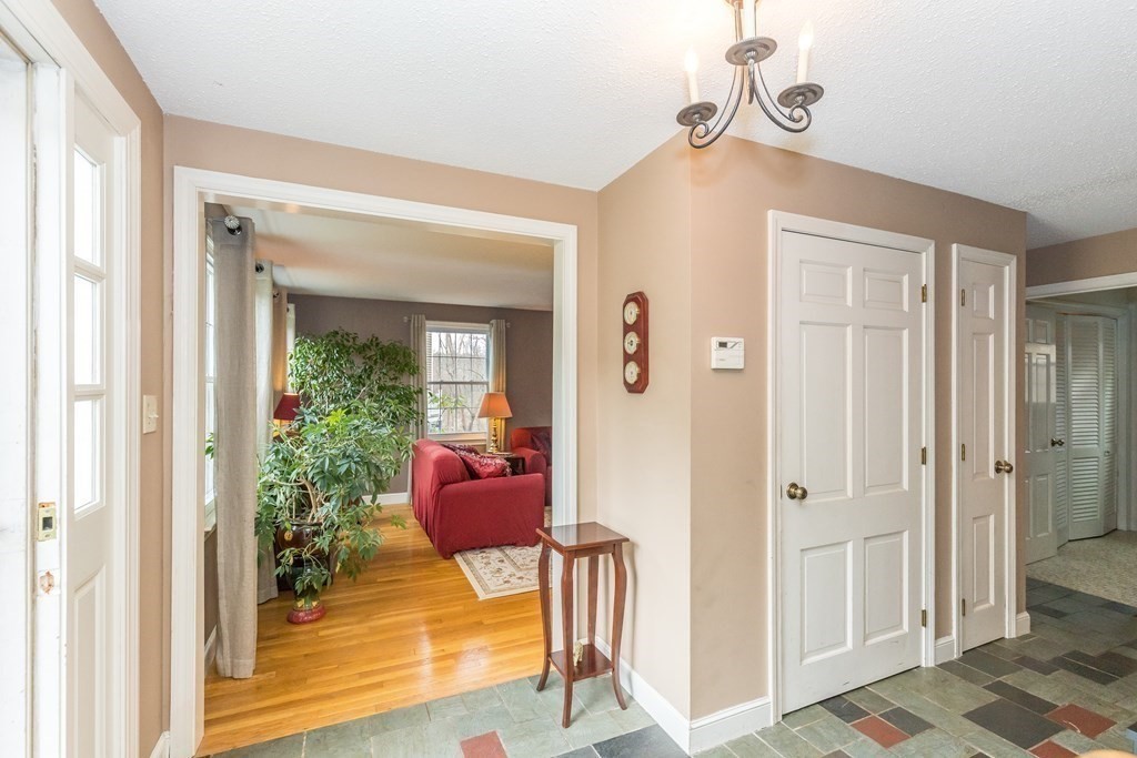 18 Sevilla Road Andover, MA 01810 - Photo 4 of 42 Gallery Image 4
