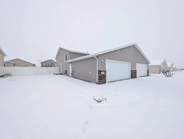 $274,900 | 4871 51st Avenue South, Fargo, ND 58104