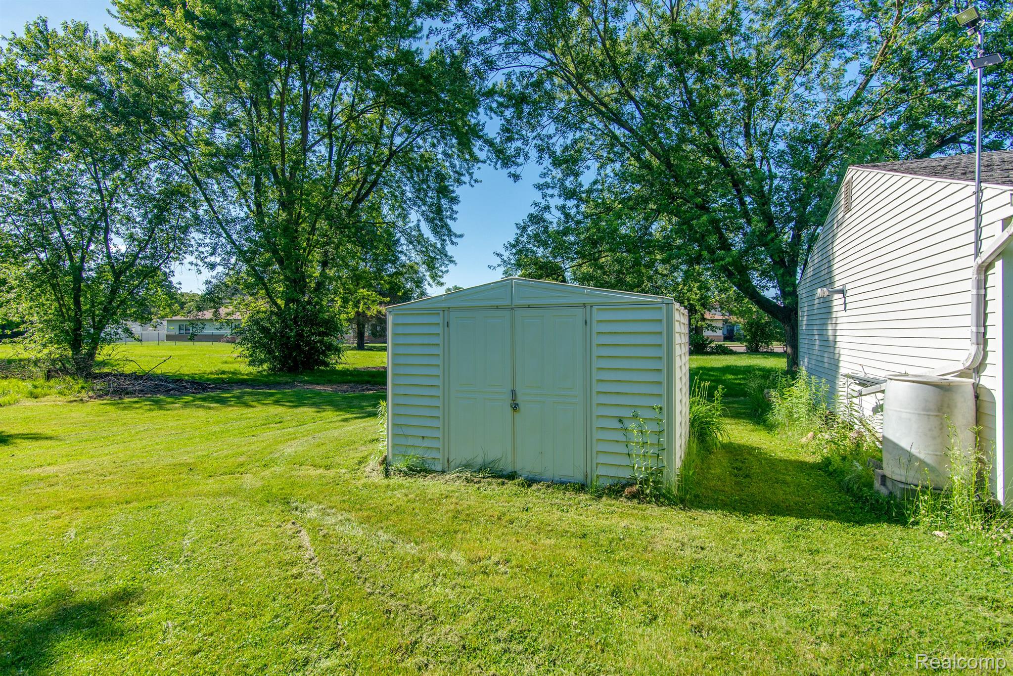 3609 North Center Road Flint, MI 48506 - Photo 30 of 32