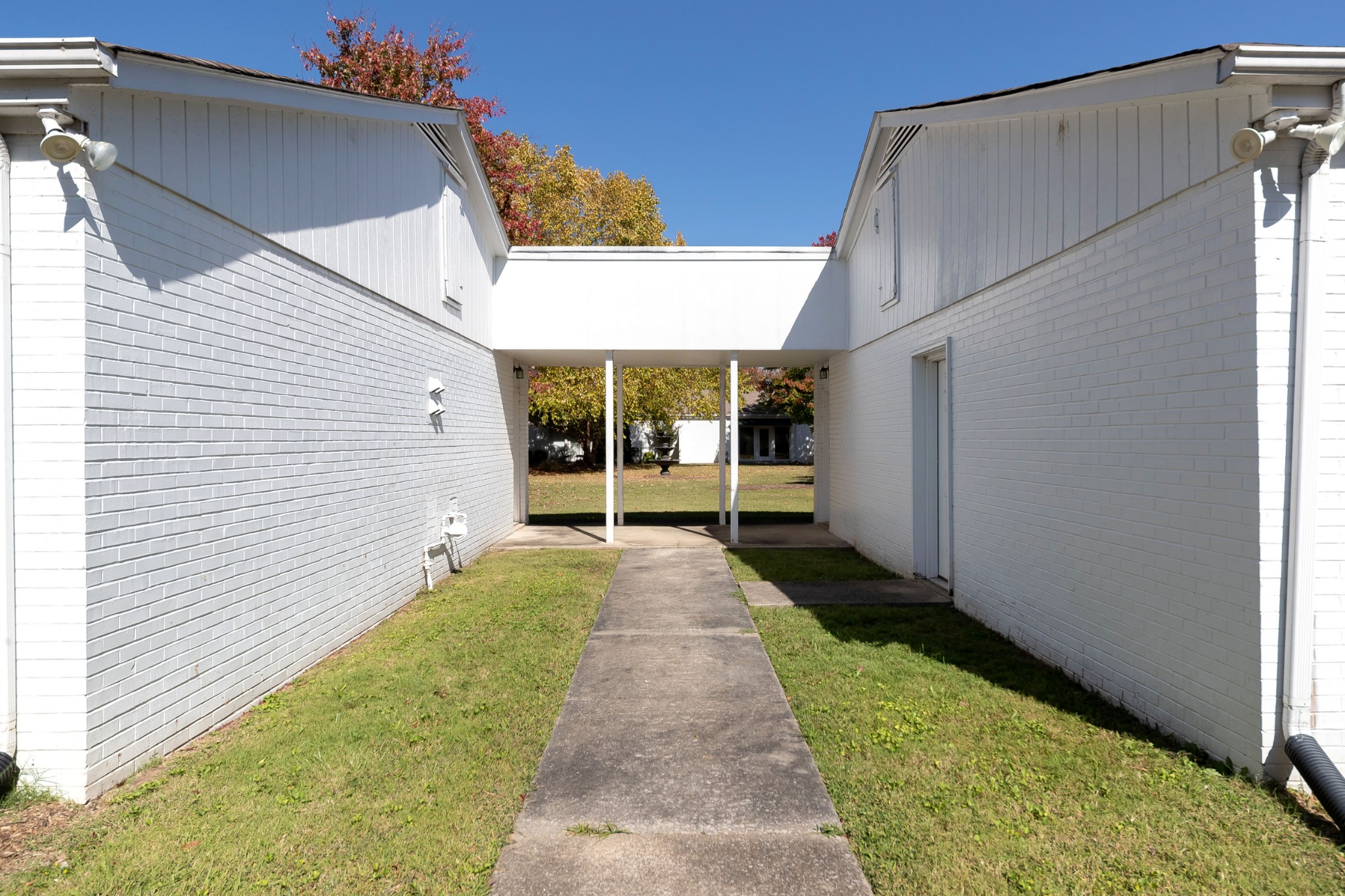 802 East Main Street, Unit 23 Murfreesboro, TN 37130 - Photo 17 of 21 a view of a back yard of the house