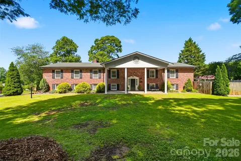 $574,900 | 138 Whispering Pines Drive, Hudson, NC 28638