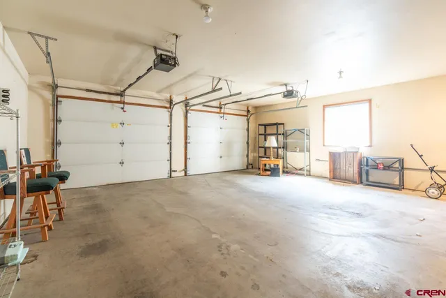 a view of a livingroom with furniture
