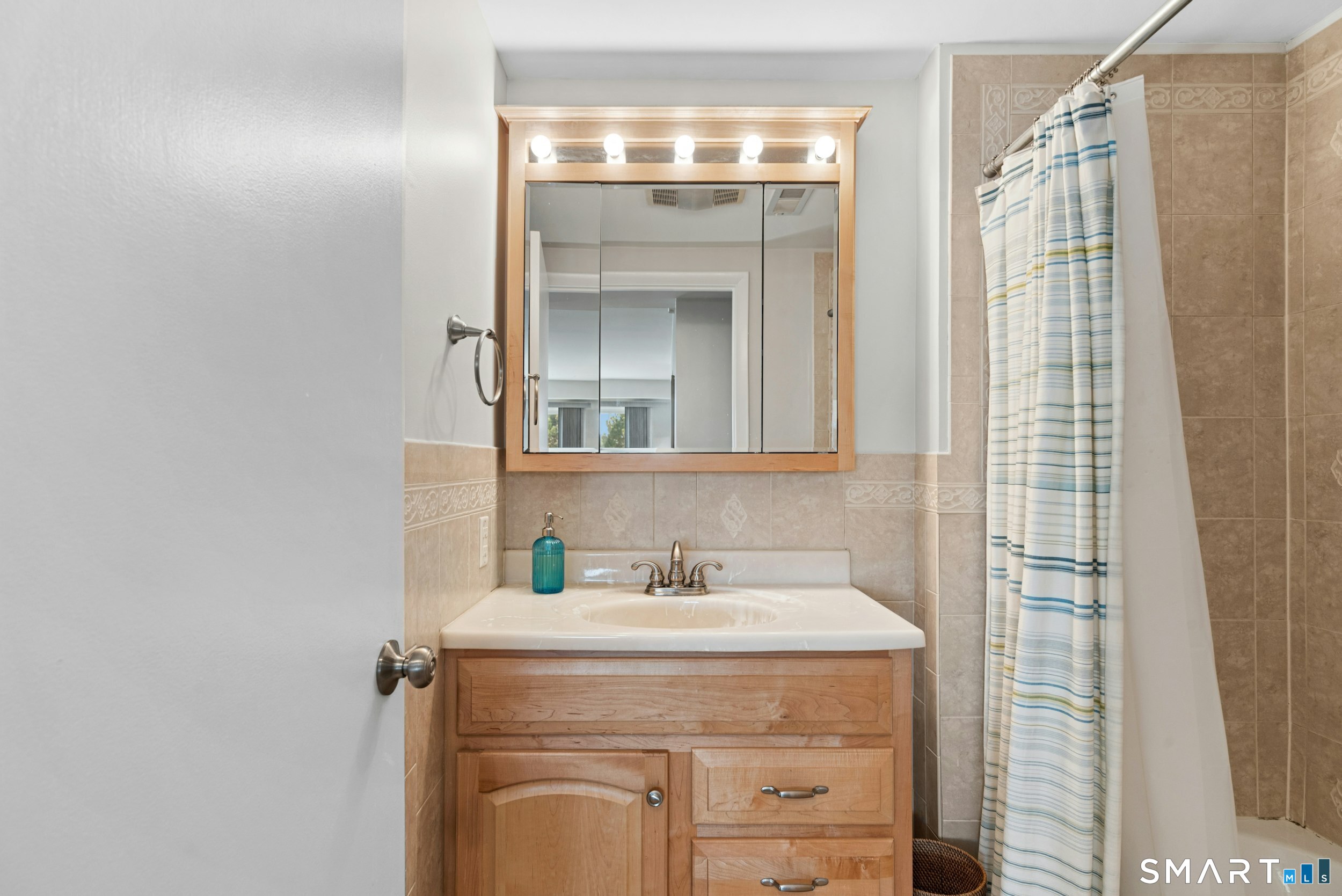 833 Popes Island Road, Unit 833 Milford, CT 06461 - Photo 22 of 39