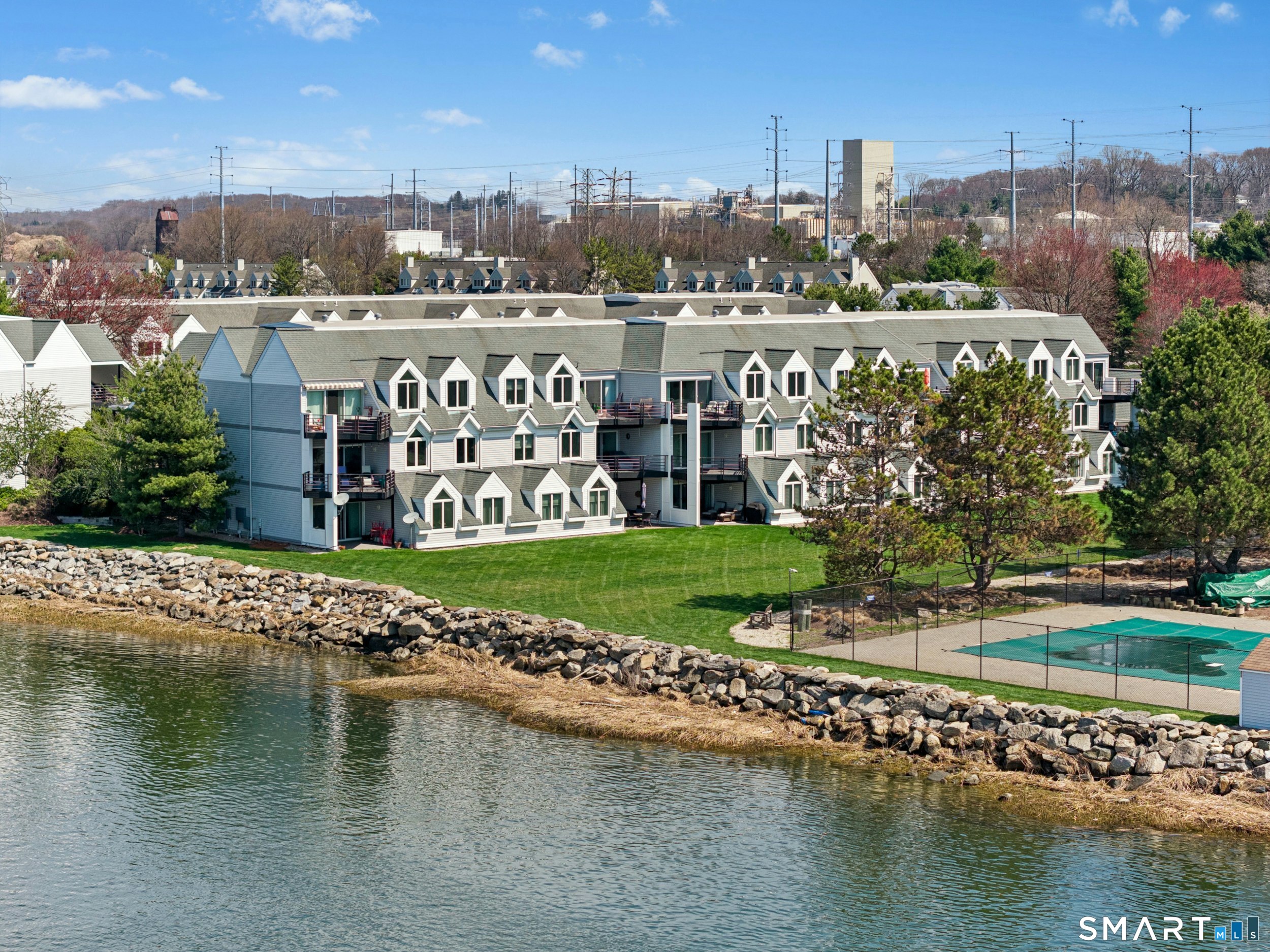 833 Popes Island Road, Unit 833 Milford, CT 06461 - Photo 32 of 39