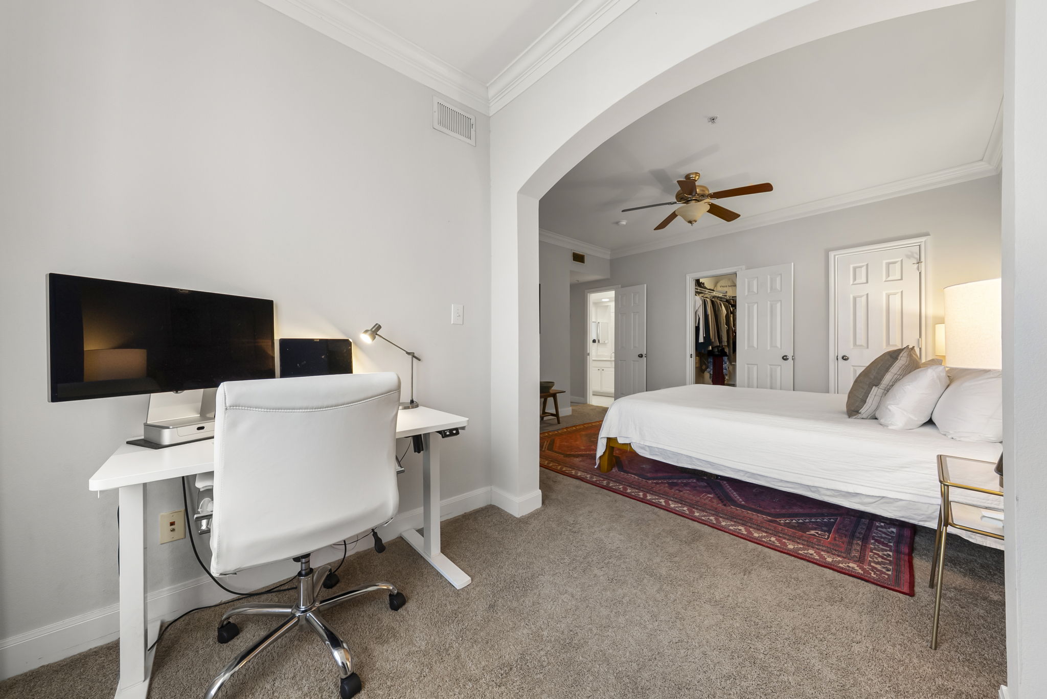 7701 Rialto Boulevard, Unit 1426 Austin, TX 78735 - Photo 7 of 29 Primary Bedroom