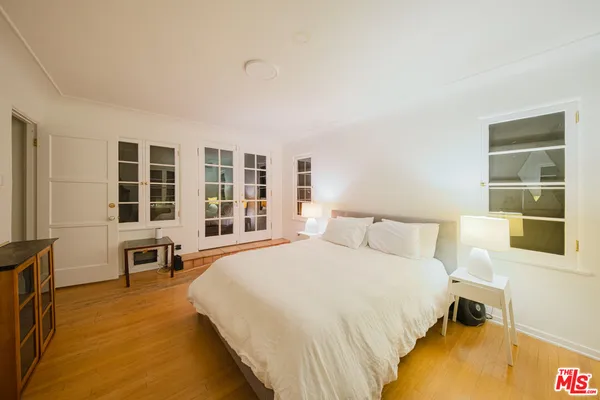 $10,500 | 3015 North Beachwood Drive, Los Angeles, CA 90068