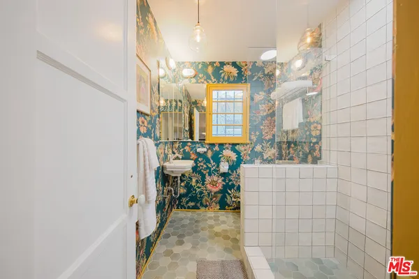 $10,500 | 3015 North Beachwood Drive, Los Angeles, CA 90068