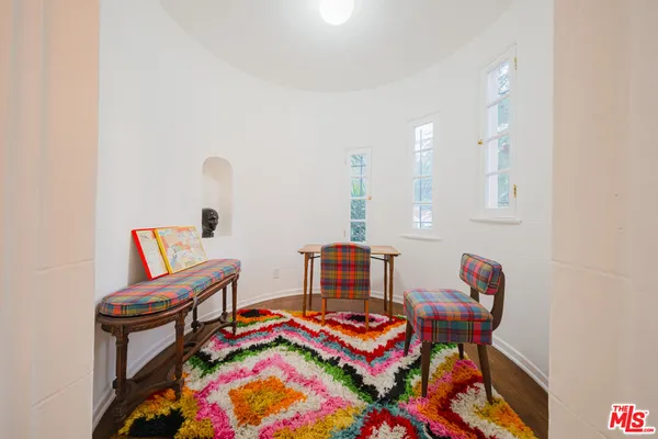 $10,500 | 3015 North Beachwood Drive, Los Angeles, CA 90068